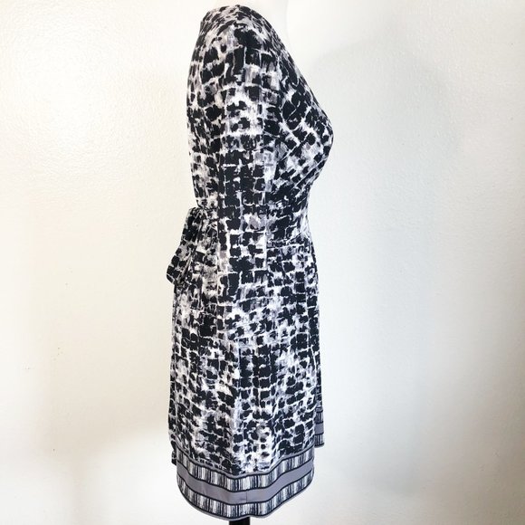 BCBGMaxAzria Petite Black White Gray Brush Stroke Surplice Faux Wrap Dress - Picture 5 of 13